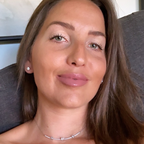 Meet your Posher, Kendra - Picture 2 of 3